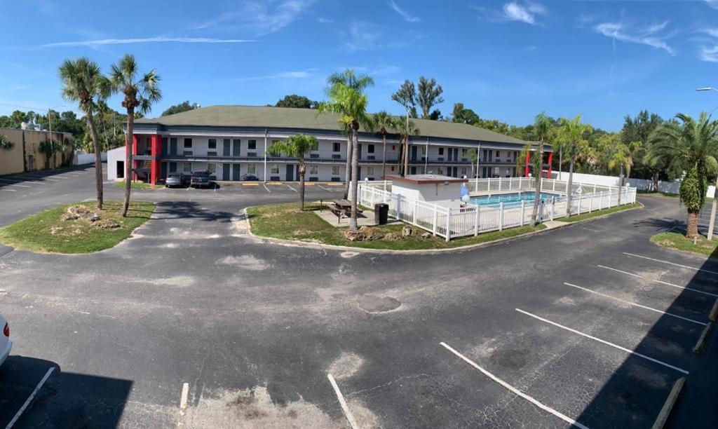 La Casa Inn New Port Richey Gulf Beach Us-19 Exterior photo