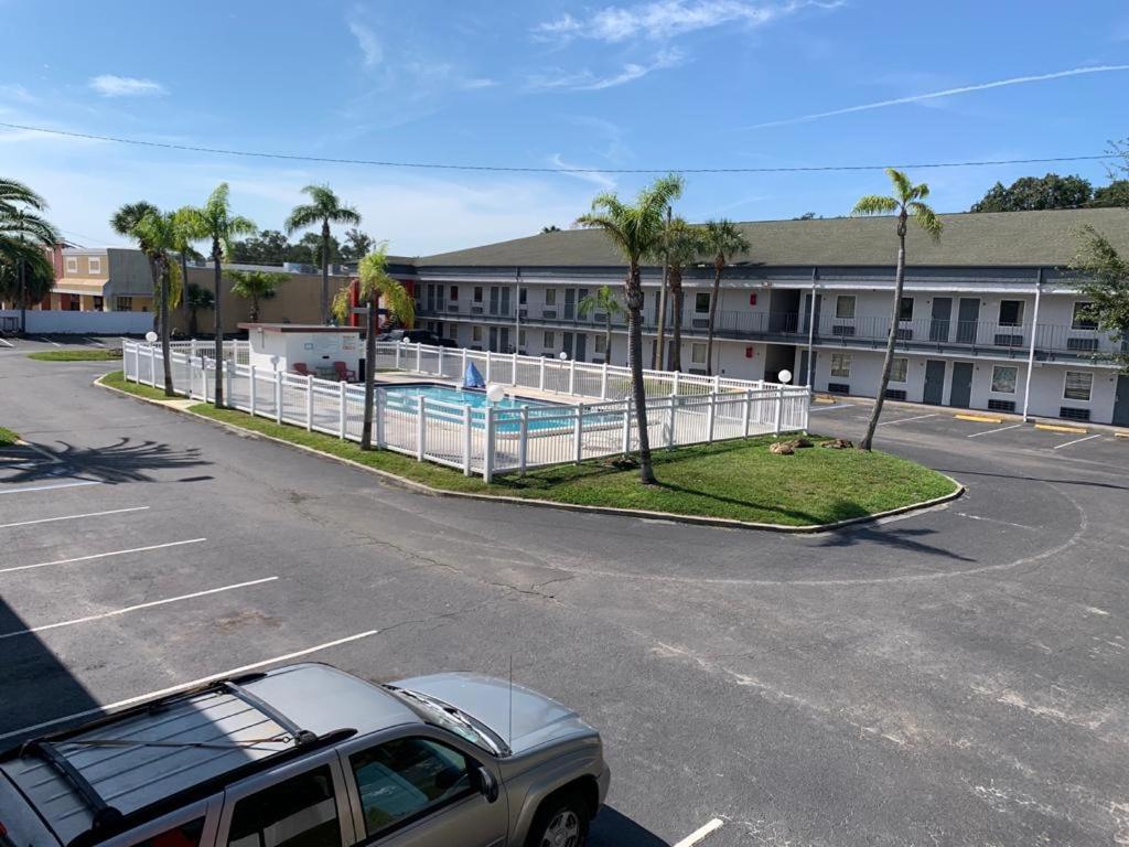 La Casa Inn New Port Richey Gulf Beach Us-19 Exterior photo